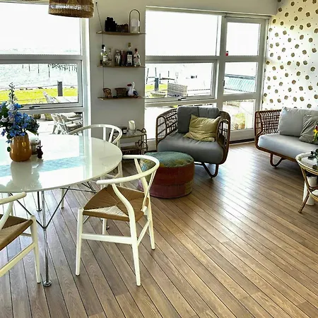 Fjord-side In By The Water Hébergement de vacances