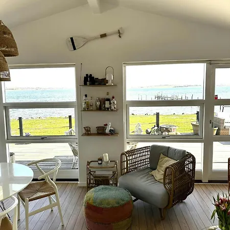 Hébergement de vacances Fjord-side In By The Water